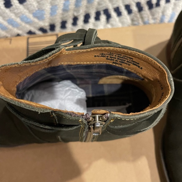 New Born leather dark olive leather booties sz 7 m $120 - Picture 4 of 6